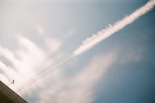 飛行機雲 – Contrail