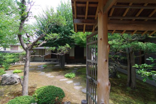 旧高峰家 – Former residence of Takamine Jokichi