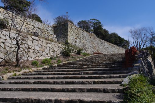 明石城石垣と石段 – Stone wall and steps