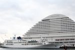 ルミナス神戸とオリエンタルホテル – Cruise Ship “Luminous Kobe” and Kobe Oriental Hotel