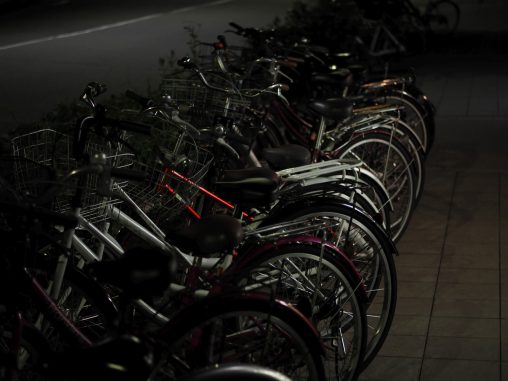 夜の自転車 – Bicycles